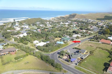 Photo of property in 4 Sea View Road, Baylys Beach, Dargaville, 0377