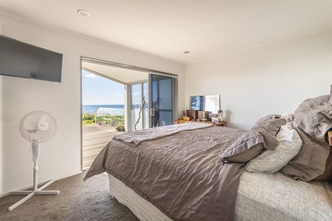 Photo of property in 28 Hall Road, Pataua North, Whangarei, 0175