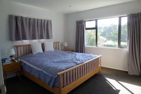 Photo of property in 2b Observatory Close, Whitby, Porirua, 5024