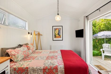 Photo of property in 15 Pomare Road, Russell, 0202