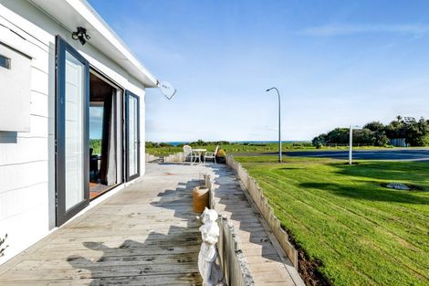 Photo of property in 11 Hector Place, Opunake, 4616