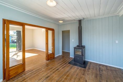 Photo of property in 15 Woodward Street East, Featherston, 5710