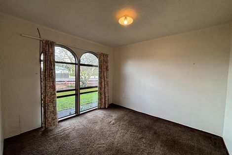 Photo of property in 1 Waverley Street, Waipawa, 4210