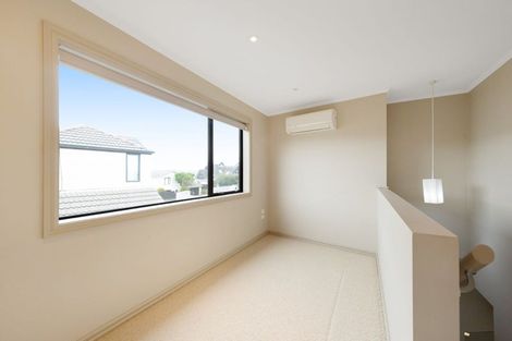 Photo of property in 1a Stormanstown Way, Seatoun, Wellington, 6022