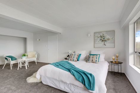 Photo of property in 10 Kahu Road, Paremata, Porirua, 5024