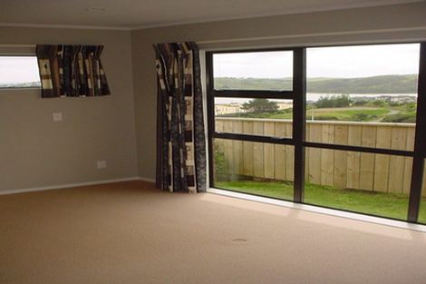 Photo of property in 28 Aspiring Terrace, Aotea, Porirua, 5024