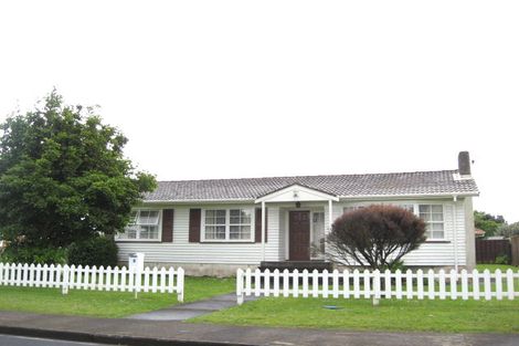 Photo of property in 2/8 Sunnypark Avenue, Rosehill, Papakura, 2113