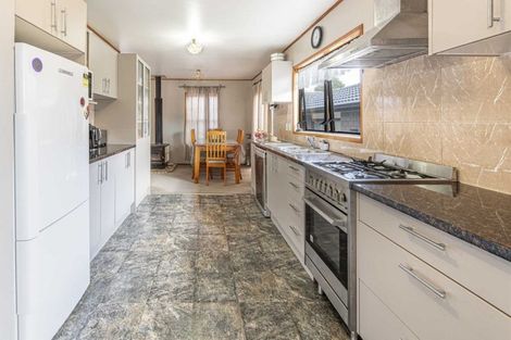 Photo of property in 33 Everglade Drive, Goodwood Heights, Auckland, 2105