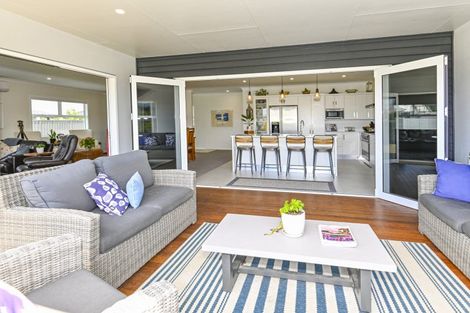 Photo of property in 4 Young Place, Taradale, Napier, 4112