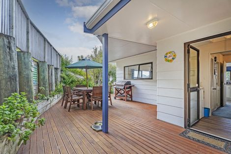 Photo of property in 8 Ocean Beach Road, Tairua, 3508