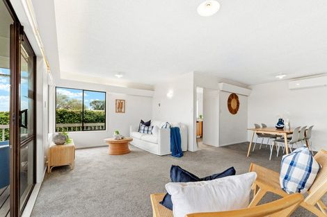 Photo of property in 19 Tindalls Bay Road, Tindalls Beach, Whangaparaoa, 0930