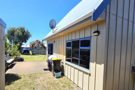 Photo of property in 135 Kowhai Avenue, Matarangi, Whitianga, 3592