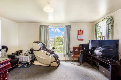 Photo of property in 1b Nandana Drive, Glen Eden, Auckland, 0602