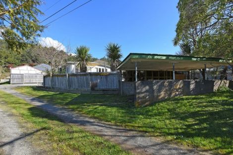 Photo of property in 52 Raukawa Street, Stokes Valley, Lower Hutt, 5019