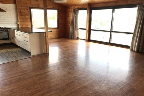 Photo of property in 31 Marina View Drive, West Harbour, Auckland, 0618