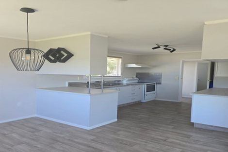 Photo of property in 92 Mallard Drive, Selwyn Heights, Rotorua, 3015