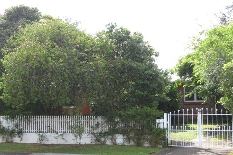 Photo of property in 51 Paragon Avenue, Beach Haven, Auckland, 0626