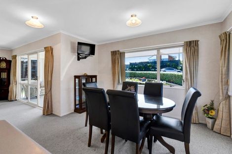 Photo of property in 1/16 Sandel Rise, Merrilands, New Plymouth, 4312