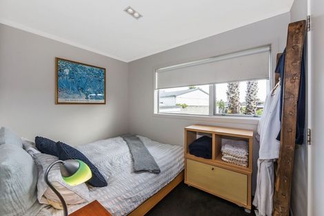 Photo of property in 8 Sykes Avenue, Hatfields Beach, Orewa, 0931