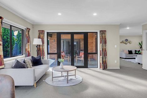 Photo of property in 2 Shiraz Place, Rototuna, Hamilton, 3210