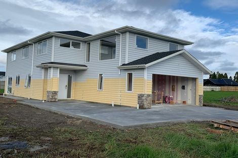 Photo of property in 12 Len Ireland Drive, Kumeu, 0810
