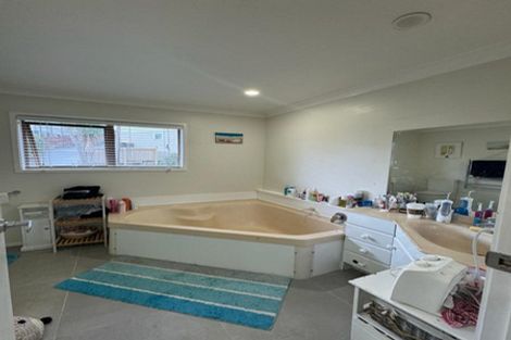 Photo of property in 74 Alexander Street, Cockle Bay, Auckland, 2014