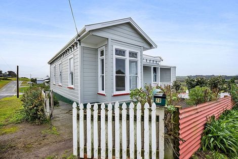 Photo of property in 20 Cambridge Street, Patea, 4520