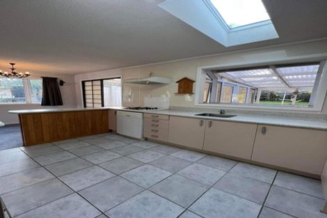 Photo of property in 24 Sheridan Drive, New Lynn, Auckland, 0600