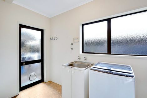 Photo of property in 260 Shakespeare Street, Leamington, Cambridge, 3432