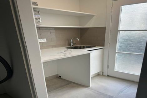 Photo of property in 1/3 Miraka Place, Birkenhead, Auckland, 0626