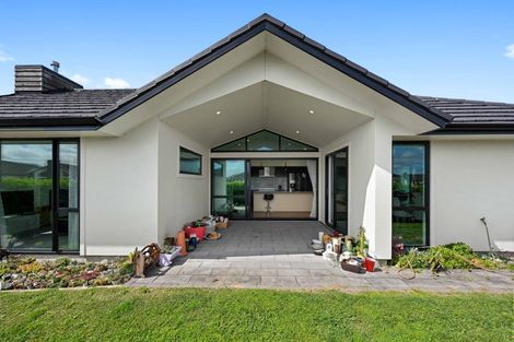 Photo of property in 5 Batten Drive, Flagstaff, Hamilton, 3210