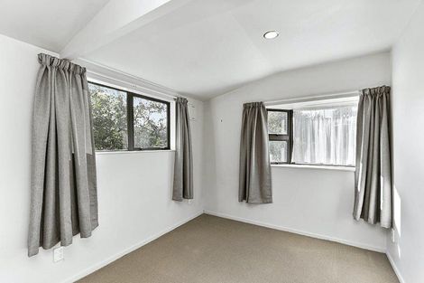 Photo of property in 20 Lincoln Avenue, Tawa, Wellington, 5028