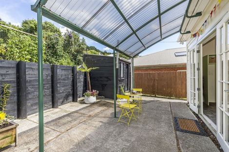 Photo of property in 16 Samoa Street, Kilbirnie, Wellington, 6022