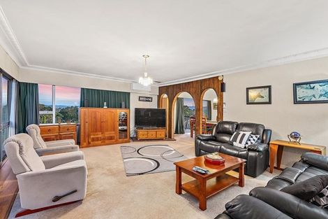 Photo of property in 17 Cyclarama Crescent, Massey, Auckland, 0614