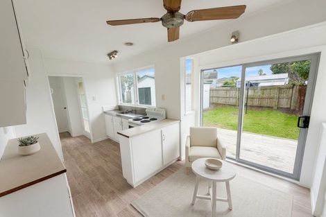 Photo of property in 4 Ainsdale Place, Manurewa, Auckland, 2102
