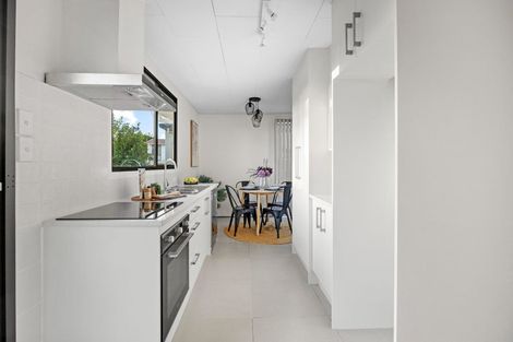 Photo of property in 2/21 Nearco Street, Randwick Park, Auckland, 2105