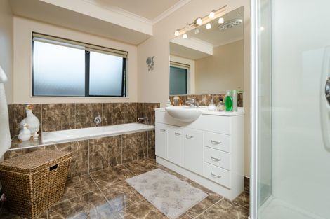 Photo of property in 250a Te Atatu Road, Te Atatu South, Auckland, 0610