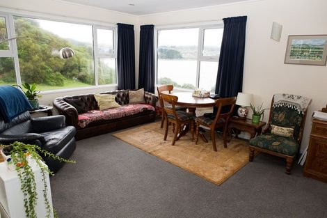 Photo of property in 15 Gloaming Hill, Titahi Bay, Porirua, 5022