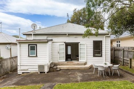 Photo of property in 50 Te Wharepouri Street, Berhampore, Wellington, 6023