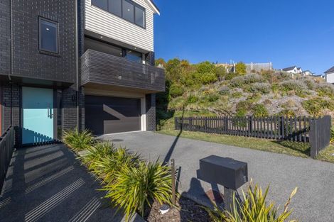 Photo of property in 27 Holystone Road, Whitby, Porirua, 5024