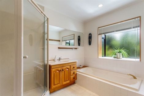 Photo of property in 6 Ferntree Terrace, West Harbour, Auckland, 0618