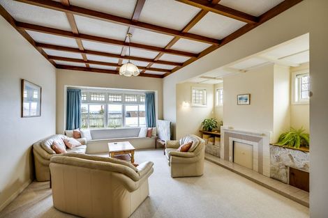 Photo of property in 13 Roslyn Road, Bluff Hill, Napier, 4110