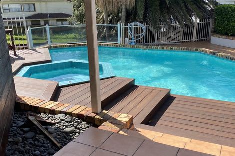 Photo of property in 77a The Parade, Bucklands Beach, Auckland, 2012