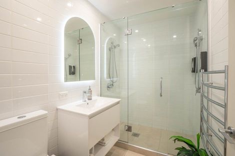 Photo of property in 7/2 Lowell Place, Waipahihi, Taupo, 3330