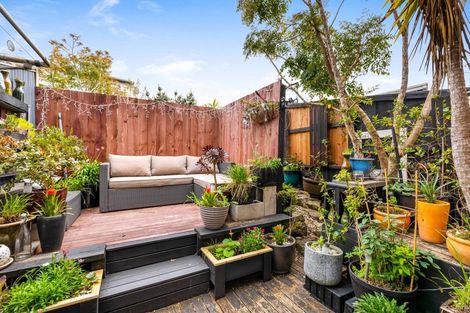 Photo of property in 49 Albionvale Road, Glen Eden, Auckland, 0602