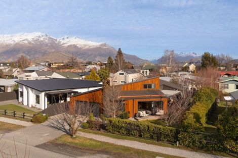 Photo of property in 20 Adamson Drive, Arrowtown, 9302