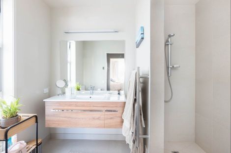 Photo of property in 3b Isobel Street, Acacia Bay, Taupo, 3330