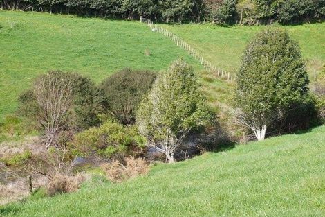 Photo of property in 10 Onaero Beach Road, Onaero, Waitara, 4383