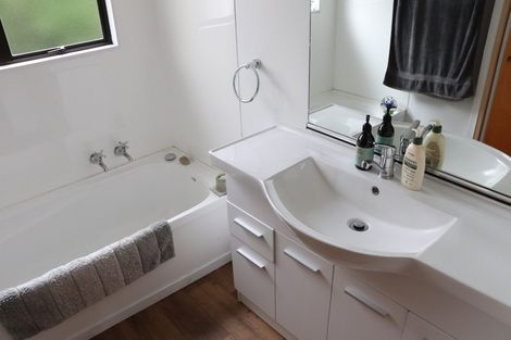 Photo of property in 90a Edgecumbe Road, Tauranga, 3110