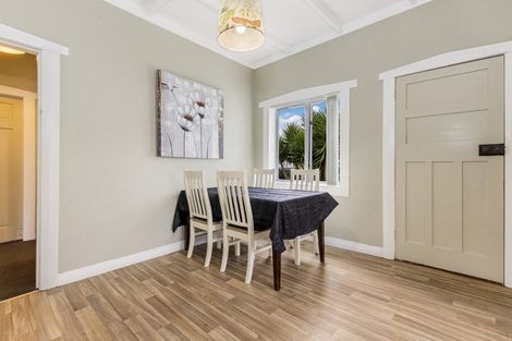 Photo of property in 17 Smiths Avenue, Papakura, 2110